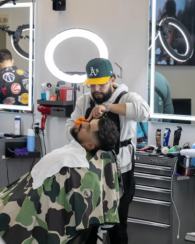 Oasis Style & Co. Barbershop — Barber shop in Salem